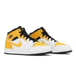 ⁦Air Jordan 1 Mid University Gold White Black⁩ – תמונה ⁦2⁩