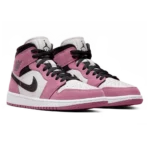 ⁦Air Jordan 1 Mid SE Berry Pink Light Bone White Black⁩ – תמונה ⁦2⁩