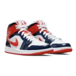 ⁦Air Jordan 1 Mid "Champ Colors" Midnight Navy University Red⁩ – תמונה ⁦2⁩