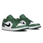 ⁦Air Jordan 1 Low Pine Green Black White⁩ – תמונה ⁦2⁩