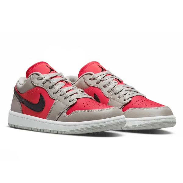 ⁦Air Jordan 1 Low Light Iron Ore Siren Red⁩ – תמונה ⁦2⁩