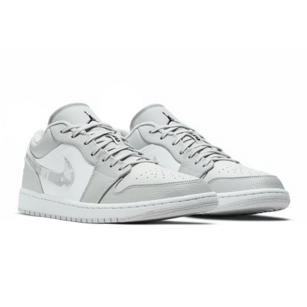 ⁦Air Jordan 1 Low “White Camo” White Photon Dust Grey Fog⁩ – תמונה ⁦2⁩
