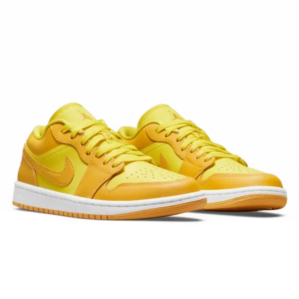 ⁦Air Jordan 1 Low Yellow Strike White Pollen⁩ – תמונה ⁦2⁩