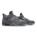⁦Air Jordan 4 Retro x KAWS "Cool Grey"⁩ – תמונה ⁦2⁩