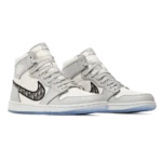 ⁦Air Jordan 1 High x Dior Wolf Grey Sail Photon Dust⁩ – תמונה ⁦2⁩