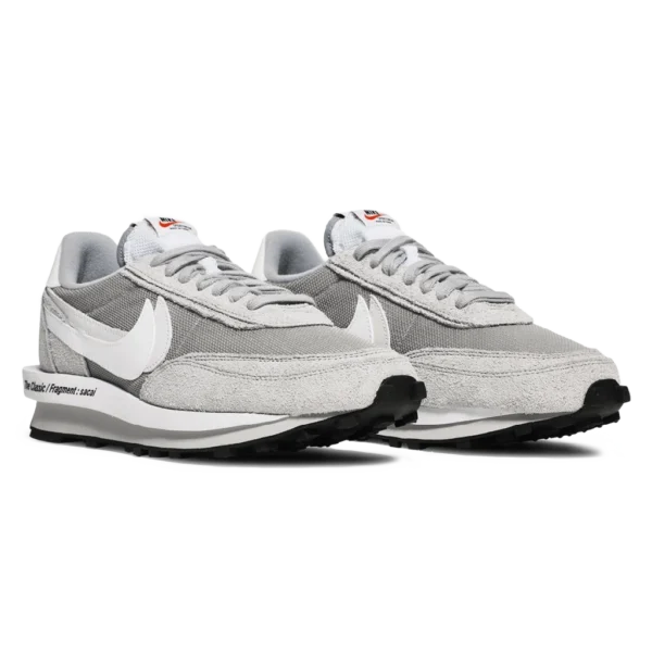 ⁦Nike LDV Waffle x Sacai x Fragment Design Light Smoke Grey⁩ – תמונה ⁦2⁩