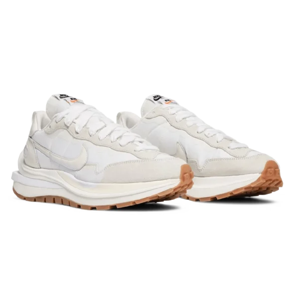 ⁦Nike VaporWaffle x Sacai Sail Gum⁩ – תמונה ⁦2⁩