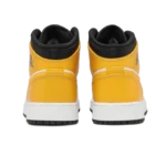 ⁦Air Jordan 1 Mid University Gold White Black⁩ – תמונה ⁦3⁩