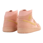 ⁦Air Jordan 1 Mid Coral Gold⁩ – תמונה ⁦3⁩