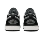 ⁦Air Jordan 1 Low Black Medium Grey White⁩ – תמונה ⁦3⁩