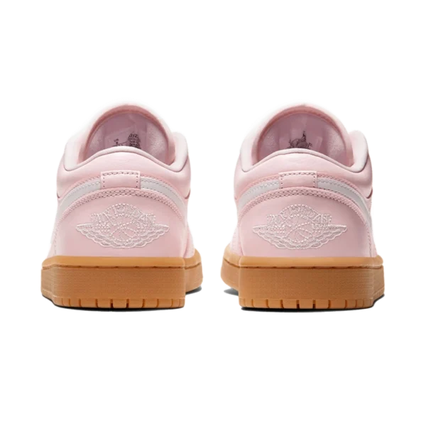⁦Air Jordan 1 Low Arctic Pink White Gum Light Brown⁩ – תמונה ⁦3⁩