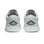 ⁦Air Jordan 1 Low “White Camo” White Photon Dust Grey Fog⁩ – תמונה ⁦3⁩