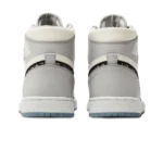 ⁦Air Jordan 1 High x Dior Wolf Grey Sail Photon Dust⁩ – תמונה ⁦3⁩