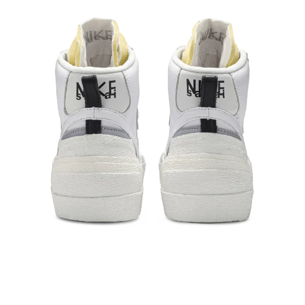 ⁦Nike Blazer Mid x Sacai White Grey⁩ – תמונה ⁦3⁩