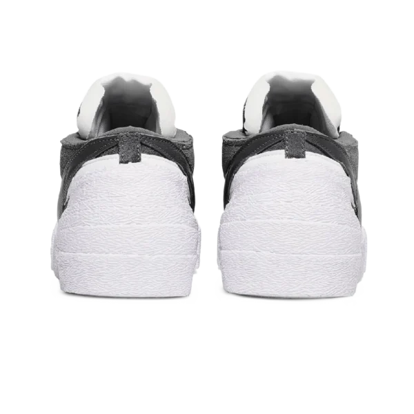 ⁦Nike Blazer Low x Sacai Iron Grey⁩ – תמונה ⁦3⁩