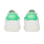 ⁦Nike Blazer Low Green Spark⁩ – תמונה ⁦3⁩