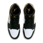 ⁦Air Jordan 1 Mid "Black University Gold" White Pollen Black⁩ – תמונה ⁦4⁩