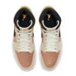 ⁦Air Jordan 1 Mid SE Particle Beige Metallic Red Bronze Black⁩ – תמונה ⁦4⁩