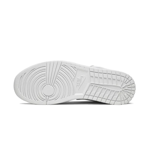 ⁦Air Jordan 1 Low Sky "Paris" White Sky Grey Football Grey⁩ – תמונה ⁦4⁩