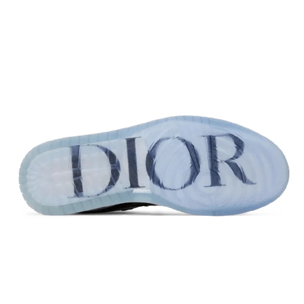 ⁦Air Jordan 1 High x Dior Wolf Grey Sail Photon Dust⁩ – תמונה ⁦4⁩