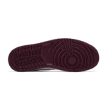 ⁦Air Jordan 1 Retro High Bordeaux⁩ – תמונה ⁦4⁩