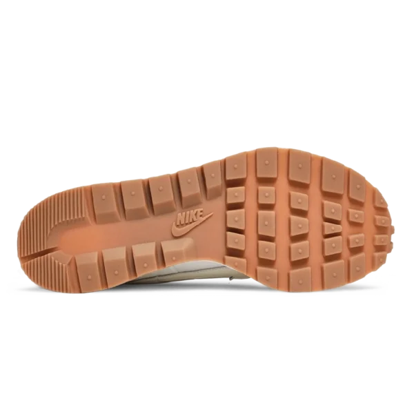 ⁦Nike VaporWaffle x Sacai Sail Gum⁩ – תמונה ⁦4⁩