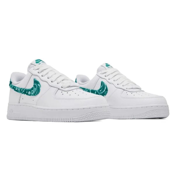 ⁦Nike Air Force 1 07 Essentials "Green Paisley"⁩ – תמונה ⁦2⁩