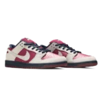 ⁦Nike Dunk Low SB “True Berry”⁩ – תמונה ⁦2⁩