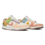 ⁦Nike Dunk Low SE Sun Club⁩ – תמונה ⁦2⁩
