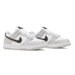 ⁦Nike Dunk Low SE GS Lottery Pack Grey Fog⁩ – תמונה ⁦2⁩