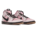 ⁦Nike Dunk High SB x KCDC "20th Anniversary" Elemental Pink Black⁩ – תמונה ⁦2⁩