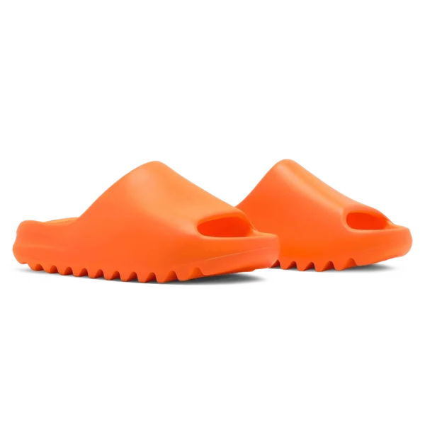 ⁦Adidas Yeezy Slides Enflame Orange⁩ – תמונה ⁦2⁩