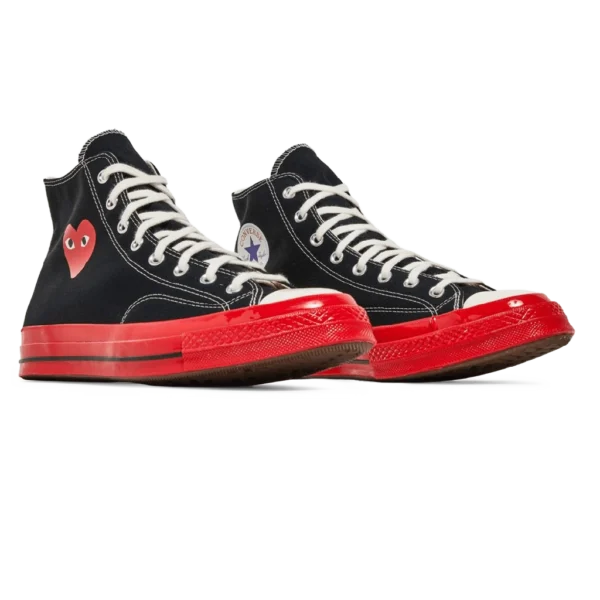 ⁦Converse Chuck 70 High x Comme des Garçons PLAY Black Red⁩ – תמונה ⁦2⁩