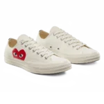 ⁦Converse Chuck Taylor 1970 Low PLAY x Comme des Garçons Milk⁩ – תמונה ⁦2⁩