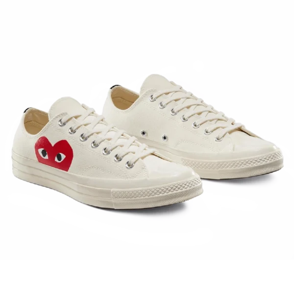 ⁦Converse Chuck Taylor 1970 Low PLAY x Comme des Garçons Milk⁩ – תמונה ⁦2⁩