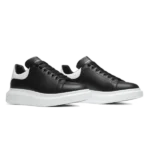 ⁦Alexander McQueen Oversized Black White⁩ – תמונה ⁦2⁩