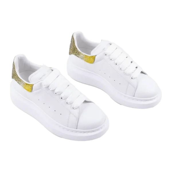 ⁦Alexander McQueen Oversized Sneaker White Crystal Embellishment⁩ – תמונה ⁦2⁩