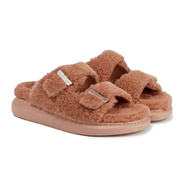 ⁦Alexander McQueen Faux Shearling Sandals Coconut⁩ – תמונה ⁦2⁩