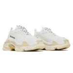 ⁦Balenciaga Triple S White⁩ – תמונה ⁦2⁩