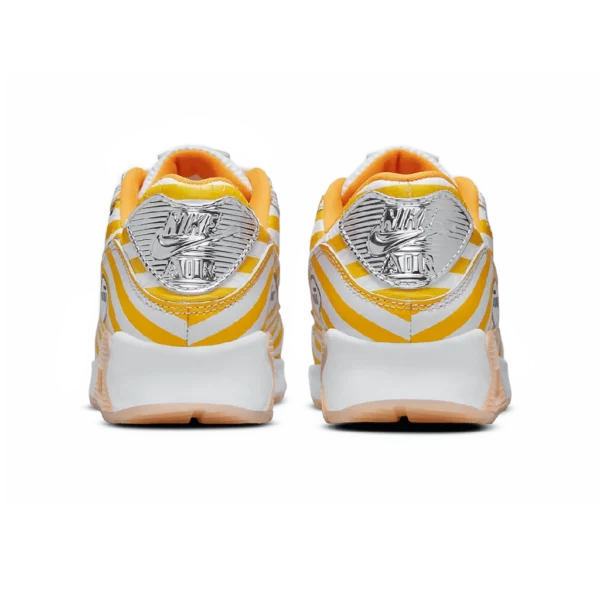 ⁦Nike Air Max 90 Swoosh Mart Fried Chicken⁩ – תמונה ⁦3⁩