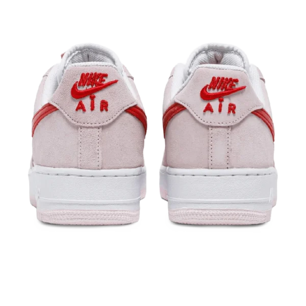 ⁦Nike Air Force 1 Low Valentine’s Day Love Letter⁩ – תמונה ⁦3⁩