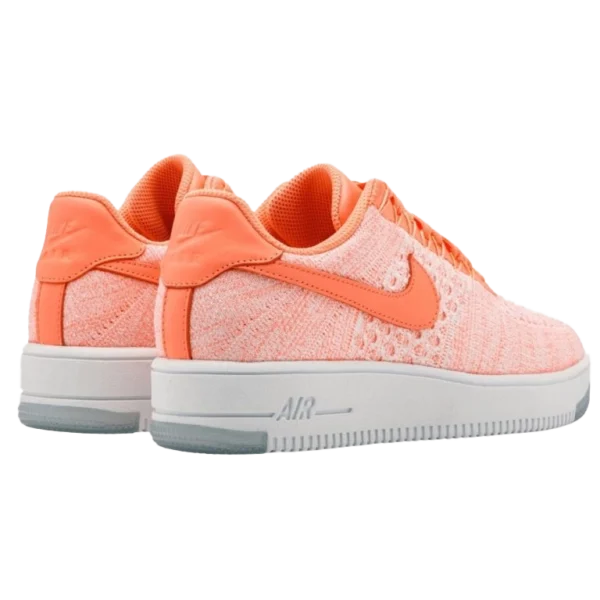 ⁦Nike Air Force 1 Flyknit Low Tomic Pink⁩ – תמונה ⁦3⁩