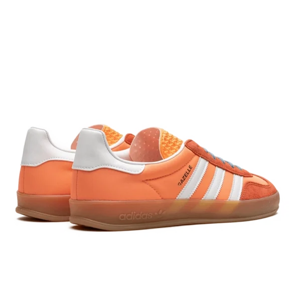 ⁦Adidas Gazelle Indoor Beam Orange Cloud White Gum⁩ – תמונה ⁦3⁩