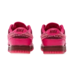 ⁦Nike Dunk Low “Valentine’s Day”⁩ – תמונה ⁦3⁩