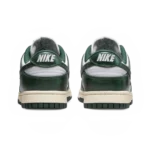 ⁦Nike Dunk Low Vintage Green⁩ – תמונה ⁦3⁩