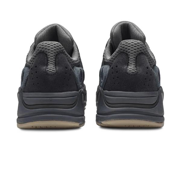 ⁦Adidas Yeezy Boost 700 Hospital Blue⁩ – תמונה ⁦3⁩