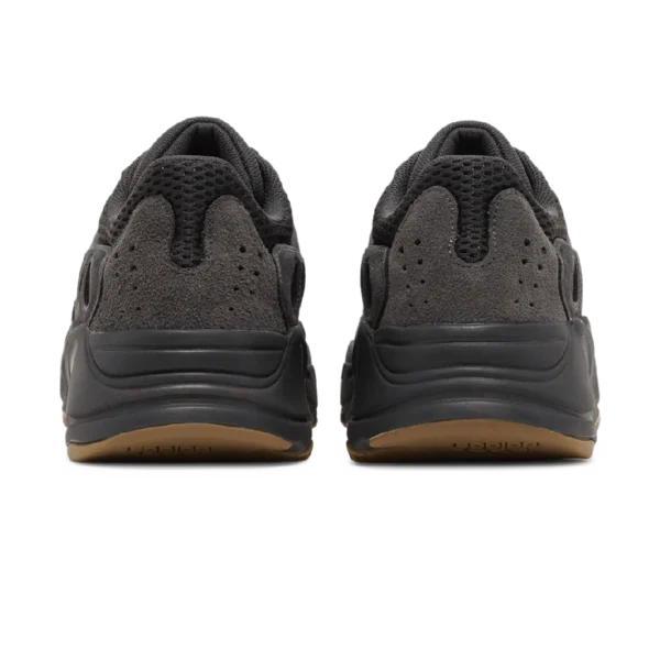 ⁦Adidas Yeezy Boost 700 Utility Black⁩ – תמונה ⁦3⁩