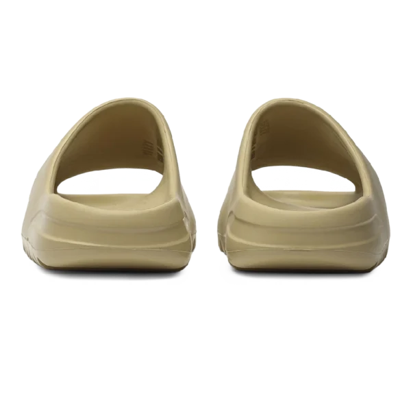 ⁦Adidas Yeezy Slides Desert Sand⁩ – תמונה ⁦3⁩