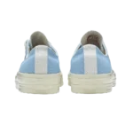 ⁦Converse Chuck 70 Low x Comme des Garçons PLAY Bright Blue⁩ – תמונה ⁦3⁩