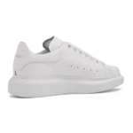 ⁦Alexander Mcqueen Graffiti Oversized White Black⁩ – תמונה ⁦3⁩
